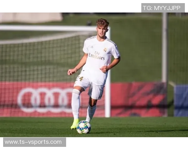 科莫后卫拉蒙：皇马塑造了今天的我，离开是一个艰难的决定