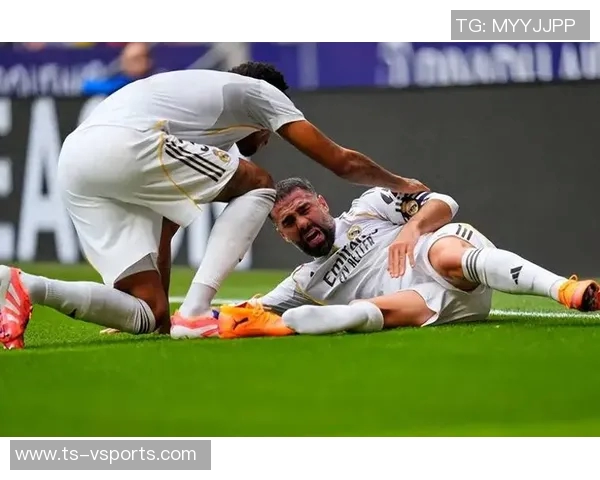 皇马四名首发后卫无人踢完全场，两人染红一人伤退一人被换下