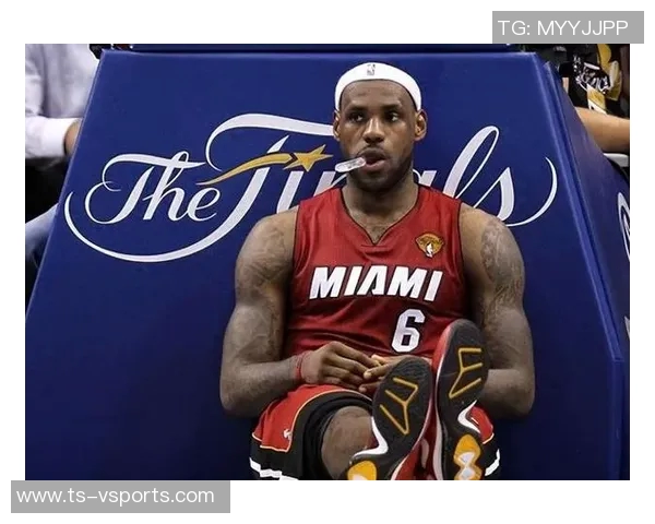 詹姆斯2003-2025的定妆照：那一年你开始追随的足迹，时光不曾辜负